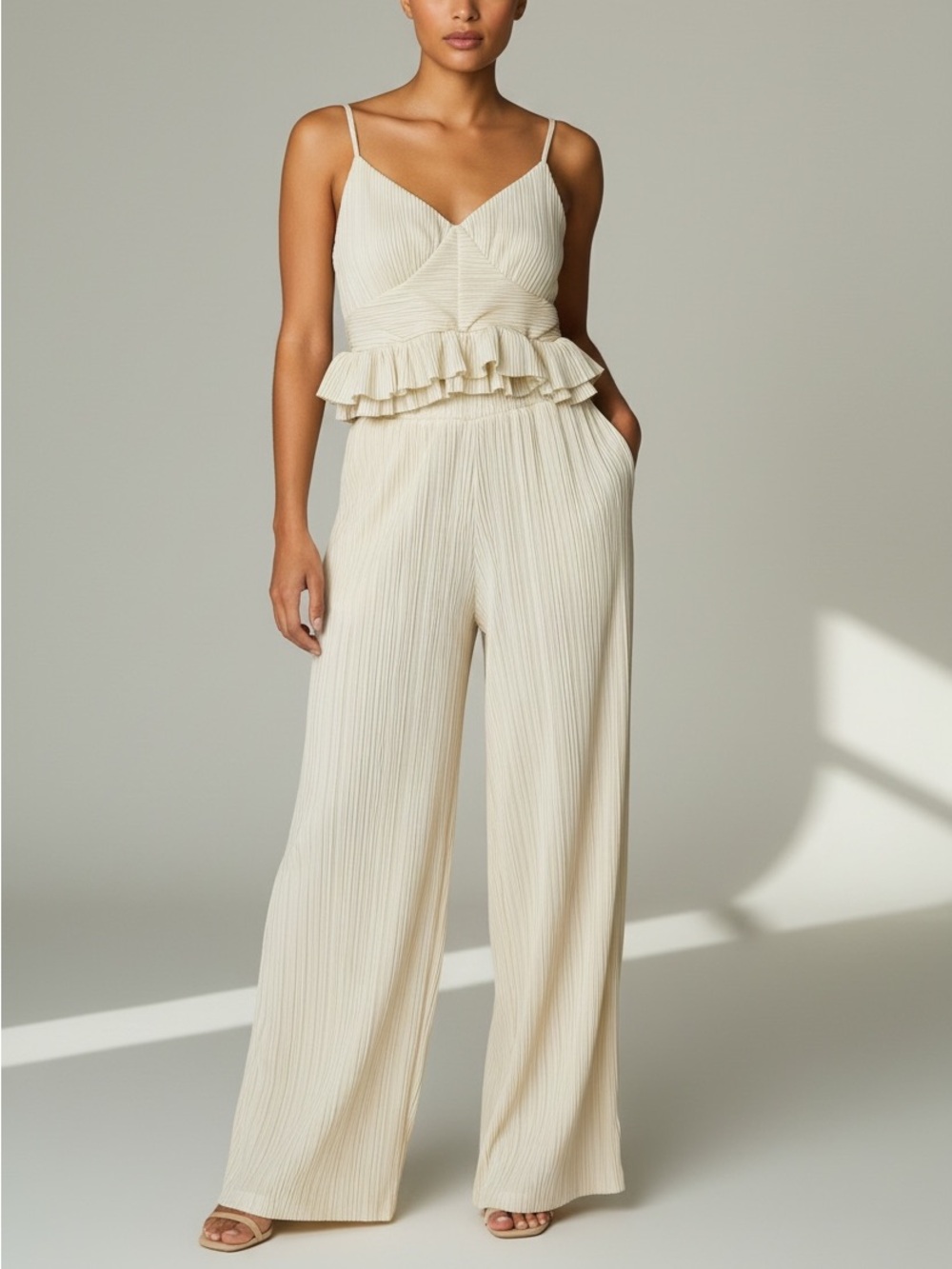 OKA KIA Set Pleated Cream Wide-Leg Pant  with Ruffle Hem Top L